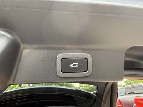Used 2021 Jaguar F-PACE S AWD/4WD image 38