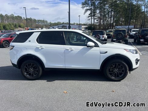 Used 2018 Land Rover Discovery Sport HSE image 9