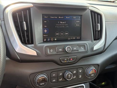 Used 2022 GMC Terrain SLE w/ Driver Convenience Package FWD image 11