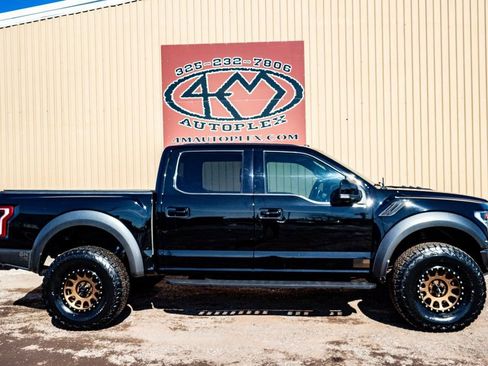 Used 2018 Ford F150 Raptor w/ Equipment Group 802A Luxury image 2