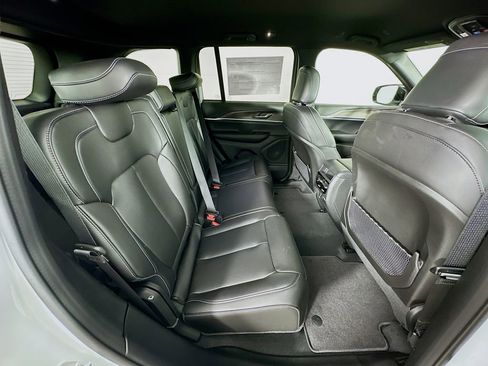 New 2025 Jeep Grand Cherokee Limited image 33