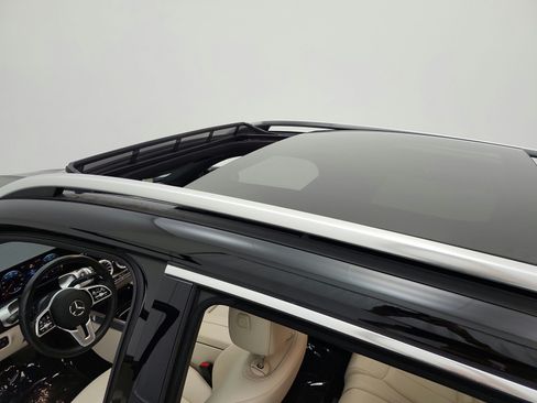 Used 2022 Mercedes-Benz GLB 250 image 11