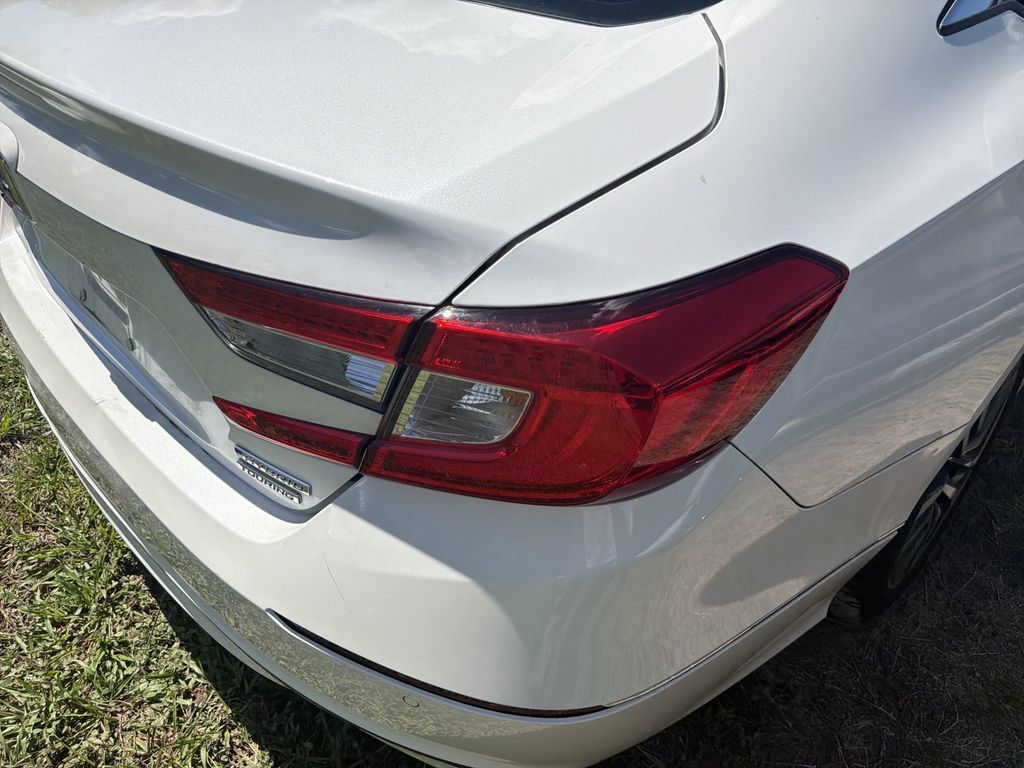 Used 2020 Honda Accord Touring image 10