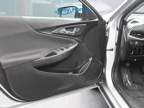 Used 2021 Chevrolet Malibu LT FWD image 17