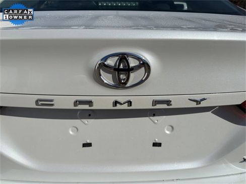 Used 2019 Toyota Camry XLE image 17