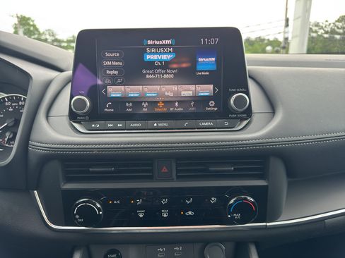 Used 2025 Nissan Rogue S AWD/4WD image 11