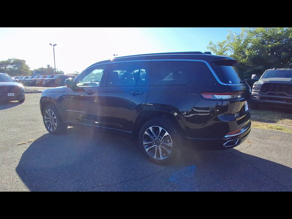 Certified 2025 Jeep Grand Cherokee L Overland w/ Advanced Protech Group III AWD/4WD image 6