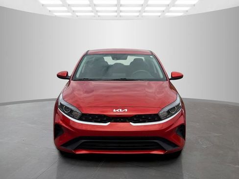 Used 2022 Kia Forte LXS FWD image 2