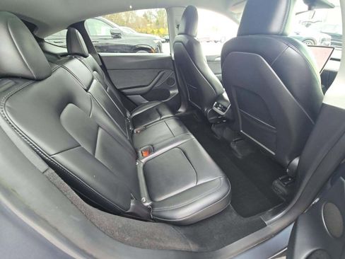 Used 2023 Tesla Model Y Long Range AWD/4WD image 3