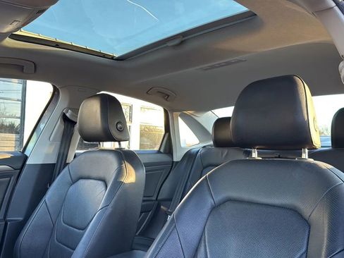 Used 2019 Volkswagen Jetta SEL Premium image 19