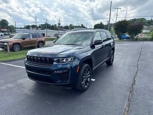 New 2026 Jeep Grand Cherokee L Limited AWD/4WD image 3