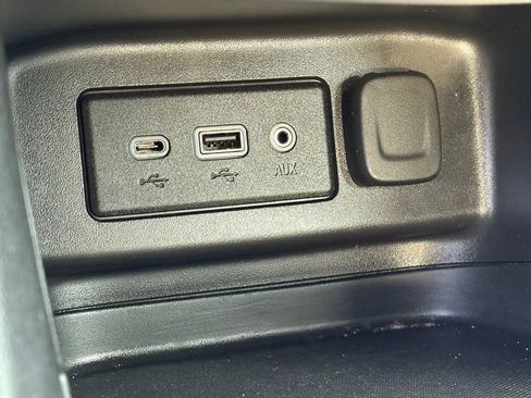 Used 2024 Chevrolet Equinox LS image 22