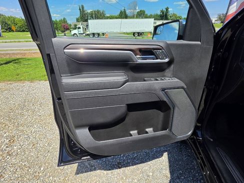 Used 2025 GMC Sierra 1500 SLT AWD/4WD image 7