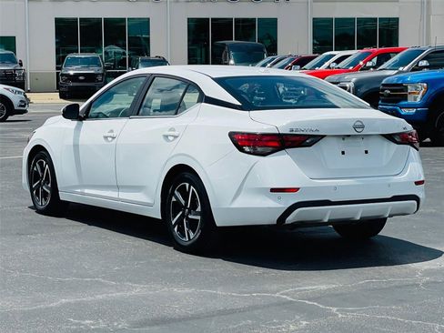 Used 2024 Nissan Sentra SV FWD image 5