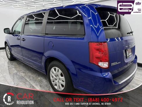 Used 2019 Dodge Grand Caravan SE image 4