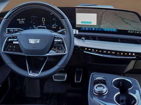 New 2026 Cadillac Optiq Luxury 2 w/ LPO, Floor Liner Package image 23