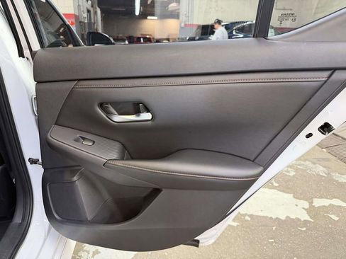 Used 2022 Nissan Sentra SR w/ SR Premium Package FWD image 22