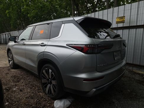 Used 2025 Mitsubishi Outlander SE FWD image 8