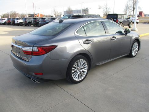 Used 2016 Lexus ES 350 image 4