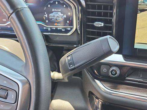 Used 2024 Chevrolet Silverado 1500 LT AWD/4WD image 16