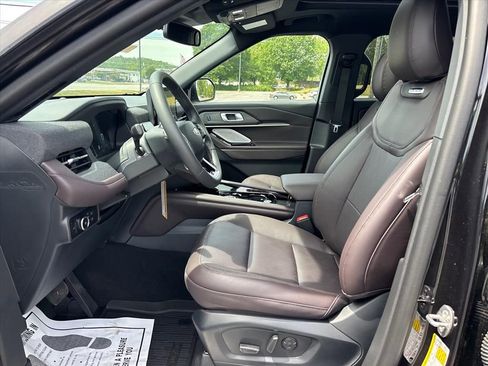 New 2026 Ford Explorer Platinum RWD image 25
