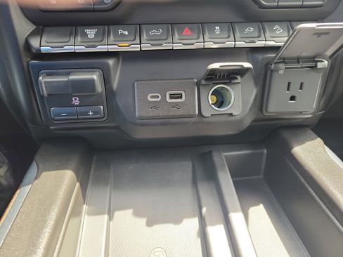 Used 2023 GMC Sierra 2500 SLT w/ SLT Premium Package AWD/4WD image 30