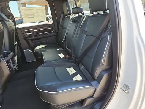 New 2026 RAM 3500 Laramie AWD/4WD image 22