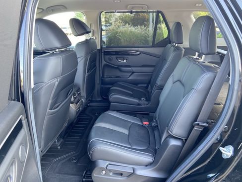 Used 2025 Honda Pilot EX-L image 45