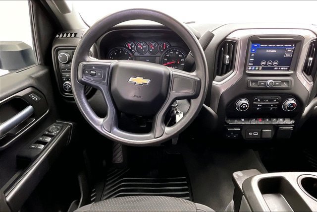 Used 2022 Chevrolet Silverado 2500 Custom w/ Custom Value Package AWD/4WD image 4