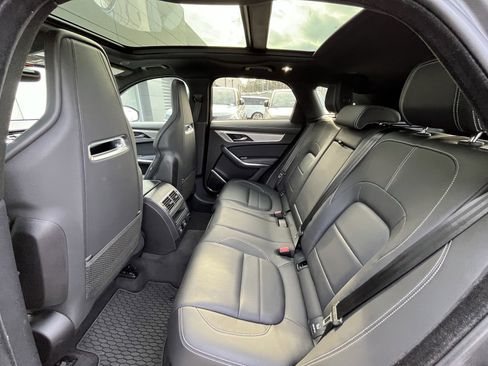 Used 2024 Jaguar F-PACE R-Dynamic S image 32