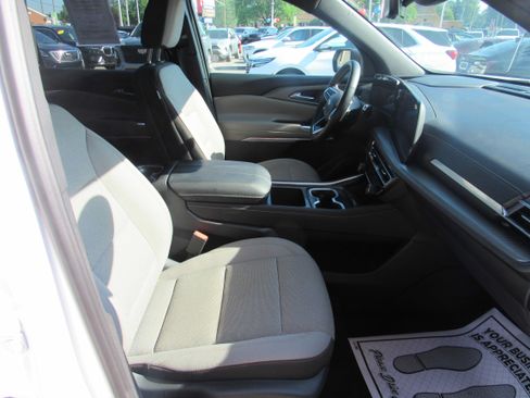 Used 2026 Chevrolet Traverse LT w/ Driver Confidence Package FWD image 11