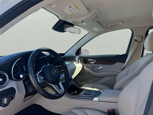 Used 2022 Mercedes-Benz GLC 300 4MATIC w/ Multimedia Package Lite image 16
