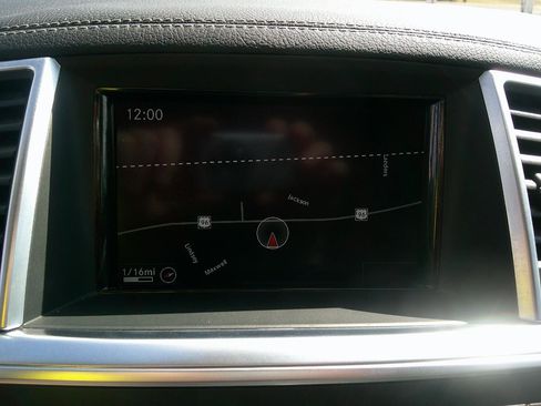 Used 2013 Mercedes-Benz GL 550 4MATIC image 24