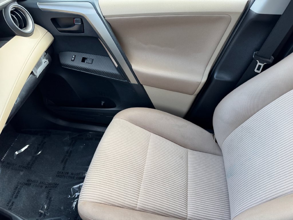 Used 2013 Toyota RAV4 LE AWD/4WD image 30