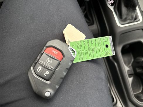 Used 2021 Jeep Gladiator Sport image 28