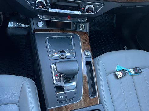 Used 2018 Audi Q5 2.0T Premium Plus w/ Premium Plus Package image 27