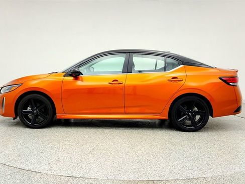 Used 2024 Nissan Sentra SR w/ SR Premium Package image 8