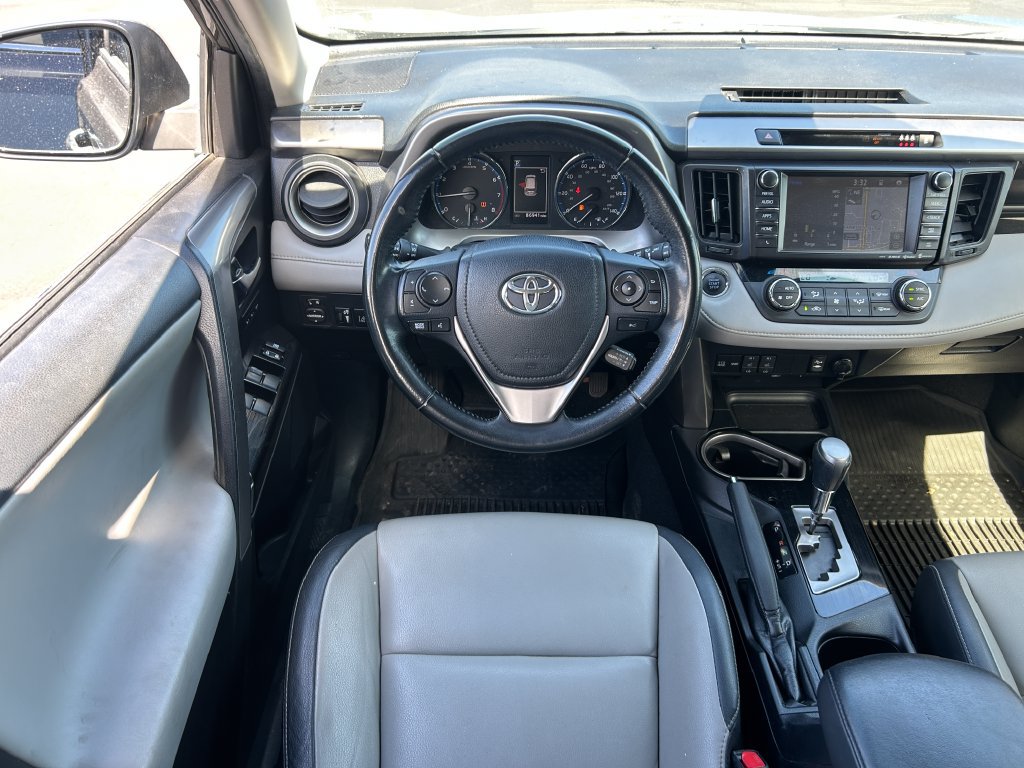 Used 2018 Toyota RAV4 Limited FWD image 28