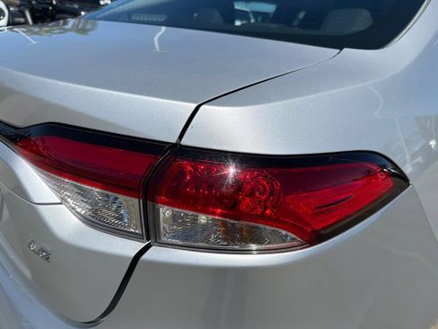 Used 2024 Toyota Corolla LE FWD image 5