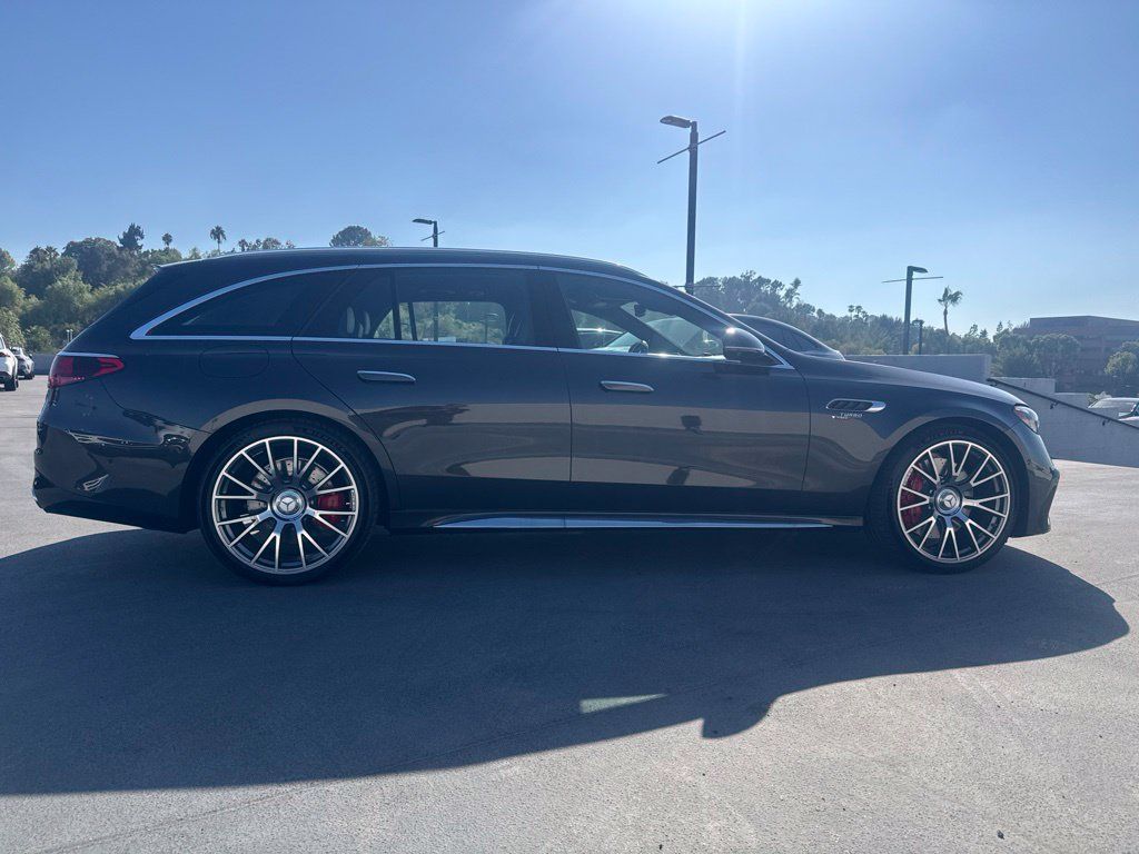 Used 2026 Mercedes-Benz E 53 AMG e 4MATIC Wagon image 4