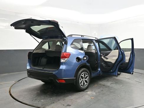 Used 2019 Subaru Forester Premium image 40