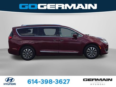 Used 2020 Chrysler Pacifica Touring-L Plus FWD image 7