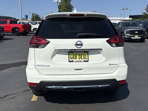 Used 2018 Nissan Rogue SV AWD/4WD image 6
