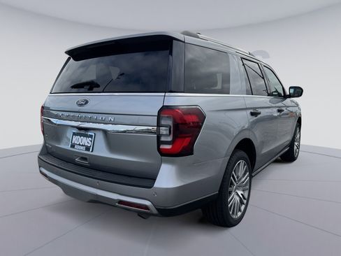 Used 2024 Ford Expedition Limited image 7