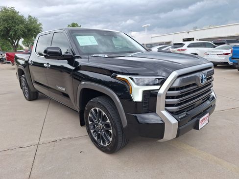Used 2024 Toyota Tundra Limited AWD/4WD image 8
