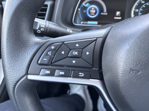 Certified 2023 Nissan Leaf S image 21