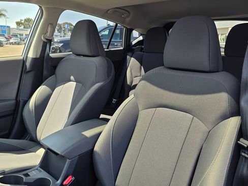 Used 2025 Subaru Crosstrek 2.0i Premium image 17