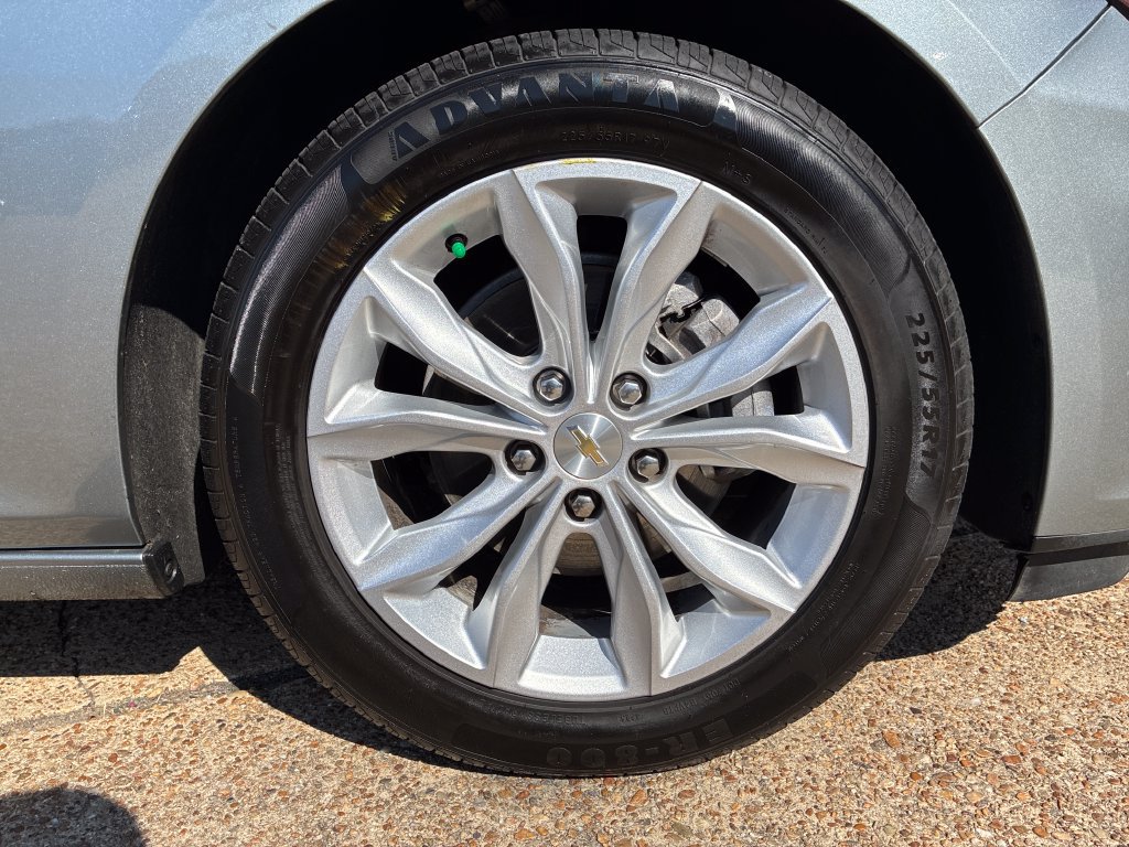 Used 2025 Chevrolet Malibu LT FWD image 11