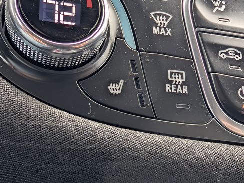 Used 2023 Chevrolet Malibu LT image 33