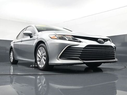 Used 2023 Toyota Camry LE w/ Convenience Package FWD image 27